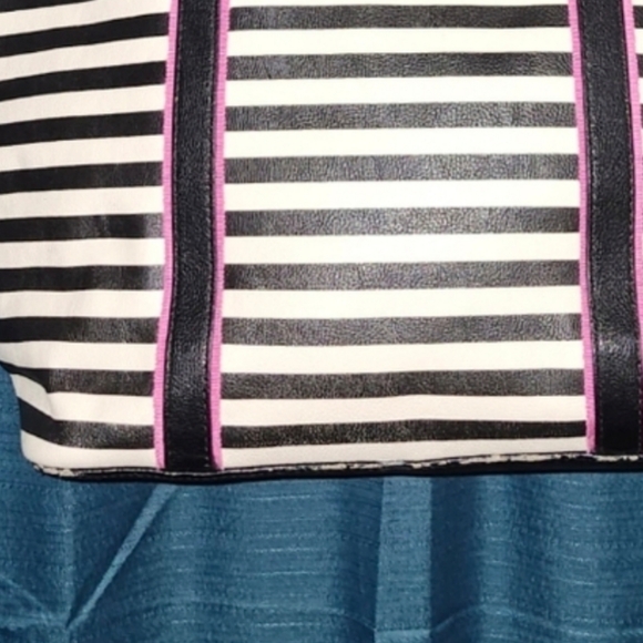 Betsy Johnson Striped Handbag - Picture 5 of 5